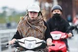 Gió mùa Đông Bắc tràn về, Hà Nội rét căm căm 12 độ C: Thứ Bảy mưa gió, Chủ nhật lạnh buốt