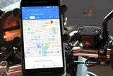Gắn điện thoại xem Google Maps khi lái xe có bị phạt?