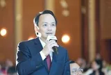 Ca sỹ Tùng Dương hát “Tái sinh” tặng ông Trịnh Văn Quyết