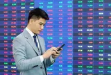 VN-Index kiểm định vùng đỉnh mới, nhà đầu tư nên mua thêm hay chốt lời?