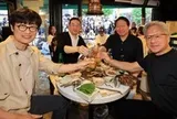 CEO Nvidia gây sốt: Ăn nhậu ở phố đi bộ cùng các trùm công nghệ Hàn Quốc