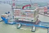 Trung Quốc thả công trình nặng 25.000 tấn, cao tương đương tòa nhà chung cư 15 tầng xuống biển: Để làm gì?