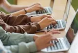 Giáo viên cài 'bẫy ẩn' trong bài thi, phát hiện gần như cả lớp dùng AI gian lận