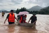 Kỷ lục chưa từng có của bão số 4