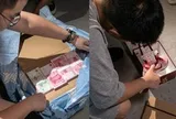 Nhận giao 2 kiện hàng, shipper lập tức báo công an: Phát hiện 148 triệu đồng tiền mặt, 1 thỏi vàng  32,26 gram