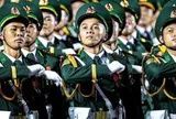 Sĩ quan nghỉ hưu trước hạn được trợ cấp 5 tháng lương mỗi năm, không bị trừ lương hưu