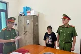 Khởi tố người đi xe đạp điện Nguyễn Thị Nhung SN 2008