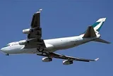 Một chiếc Boeing 747 khổng lồ dài hơn 70 m, sải cánh 64 m, sở hữu 4 động cơ, chở được tới 127 tấn hàng, cất cánh từ sân bay Tân Sơn Nhất