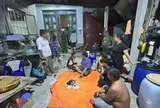 Kiểm tra một căn nhà lúc 22 giờ, công an bắt quả tang Nguyễn Thị Kim H. 52 tuổi và 9 người