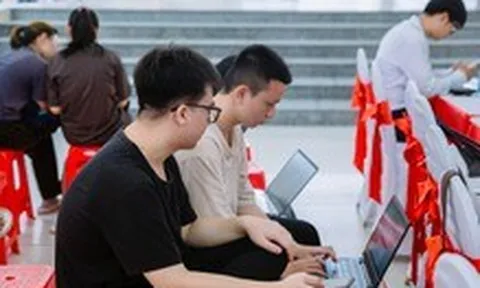 Sinh viên ứng dụng AI xây dựng hồ sơ tìm việc làm