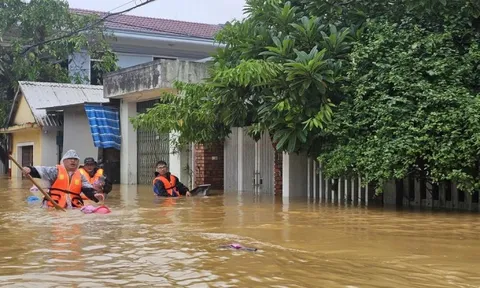 Thông tin mới về mưa lũ miền Trung; miền Bắc hôm nay đỉnh điểm mưa rét