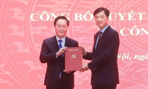 Bí thư Tỉnh ủy Nghệ An Nguyễn Đức Trung làm Phó Bí thư Thành ủy Hà Nội