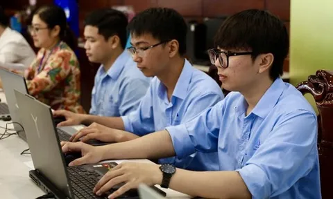 Công chức đi làm đợt Tết Bính Ngọ hưởng chế độ thế nào?