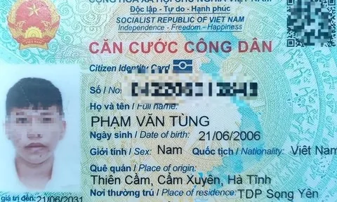 Nam thanh niên từ bên ngoài đi vào Bệnh viện Bà Rịa rồi bất ngờ nhảy từ tầng 3 xuống