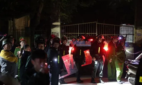 Công an Lạng Sơn phong tỏa lối vào Trạm Quản lý thị trường số 4