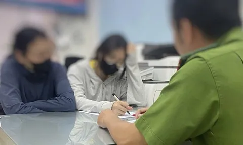 Một nữ sinh ở TPHCM bị đánh hội đồng