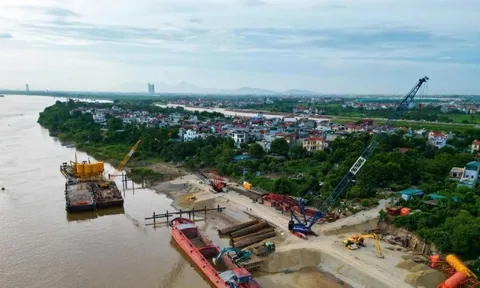 Hà Nội 'chốt' hạn hoàn thành giải phóng mặt bằng 7 cầu vượt sông Hồng
