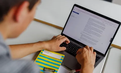 Sinh viên thời AI thông minh hơn hay đang 'khờ' đi?