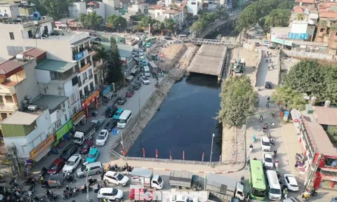 Giao thông 'tê liệt' tại nhiều tuyến phố giao cắt với công trường đường Vành đai 2,5