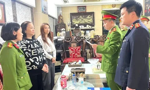 VIDEO: Công an khởi tố, bắt vợ chồng chủ tiệm vàng nổi tiếng ở Thanh Hóa