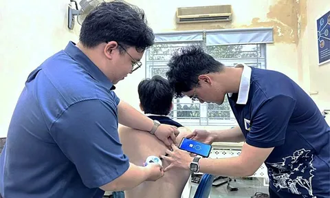 Sinh viên làm ống nghe AI giá mềm giúp theo dõi bệnh phổi tại nhà