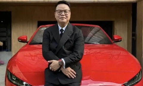 Mr. Hunter bị dẫn độ về nước