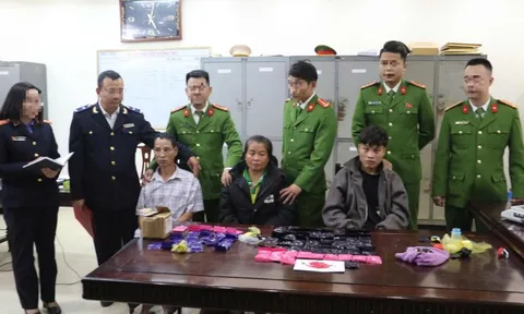 Bắt và khám xét khẩn cấp Sầm Thị Hiền