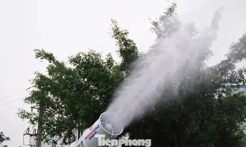 Hà Nội có thêm các xe 'pháo xa sương mù' dập bụi mịn