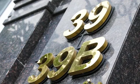 Hé lộ hai vali tiền và những cuộc ‘đi đêm’ thâu tóm đất vàng Bến Vân Đồn