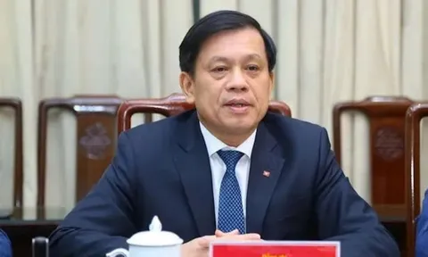 Thu giữ 25 phong bì tiền tỷ đề tên doanh nghiệp tại nơi làm việc của cựu Thứ trưởng Nguyễn Bá Hoan