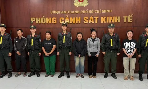 Công an TPHCM khám xét 2 địa điểm, bắt 5 người