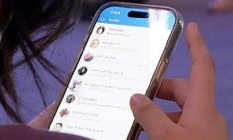 Cú 'dọa' khách hàng cuối năm của Zalo có vi phạm Luật Cạnh tranh?