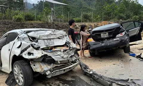 CLIP: Hiện trường tai nạn liên hoàn trên cao tốc La Sơn - Hòa Liên, 11 ô tô hư hỏng