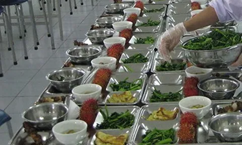 Yêu cầu điều tra vụ nghi ngộ độc thực phẩm ở Sơn La và Đồng Tháp