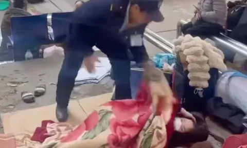 Clip bảo vệ Bệnh viện Bạch Mai ném chăn người nhà bệnh nhân gây "bão" mạng: Bệnh viện nói gì?