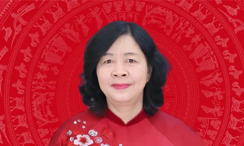 Chân dung Ủy viên Bộ Chính trị khóa XIV, Chủ tịch Ủy ban Trung ương MTTQ Việt Nam Bùi Thị Minh Hoài