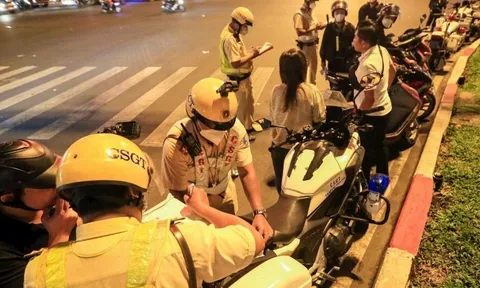 Từ tin giả "phạt 5 triệu đồng" người dân quay clip CSGT làm nhiệm vụ: Khi nào được ghi âm, ghi hình?