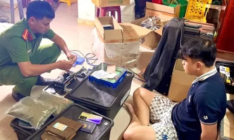 Khám xét căn phòng kín, bắt "ông trùm" Đỗ Hữu Duy và thu giữ toàn bộ tang vật