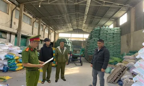 Khám xét khẩn cấp kho sản xuất, bắt Giám đốc Nguyễn Huy Vũ 48 tuổi