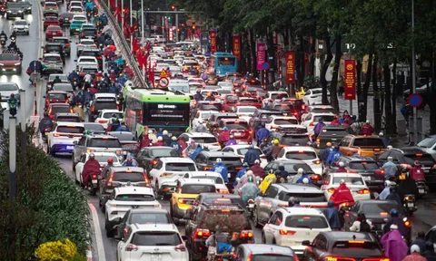 Người Hà Nội đổ ra đường sắm Tết, giao thông kẹt cứng từ sáng sớm