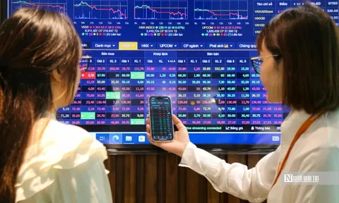 VN-Index lùi sâu, thị trường có thể hồi kỹ thuật quanh vùng 1.710-1.725 điểm