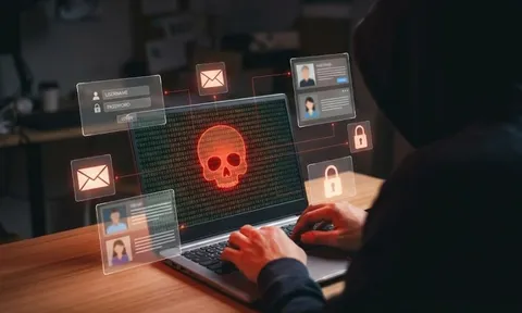 Không bấm link lạ vẫn mất Gmail, Facebook vì mã độc Infostealer trong thiết bị