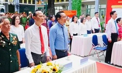 Nguyên Thủ tướng Nguyễn Tấn Dũng và Chủ tịch UBND TPHCM Nguyễn Văn Được bầu cử tại phường Xuân Hòa