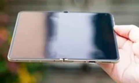 Oppo ra mắt điện thoại gập gần như không còn nếp gấp