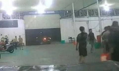 CLIP: Kinh hoàng cảnh rượt đuổi, hành hung dã man thương lái mua sầu riêng