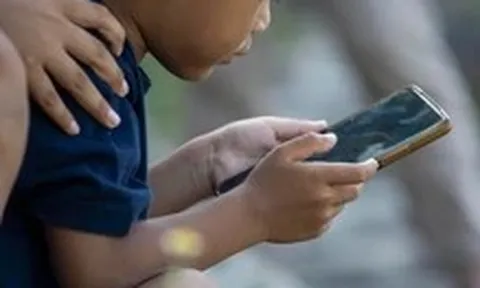 Indonesia học theo Úc cấm trẻ em dùng mạng xã hội