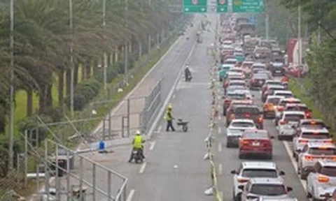 Rào chắn thi công metro số 5, Đại lộ Thăng Long tắc dài