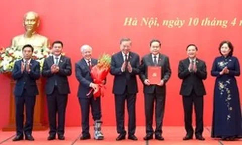 Tổng Bí thư, Chủ tịch nước trao quyết định chỉ định nhân sự Đảng ủy Quốc hội