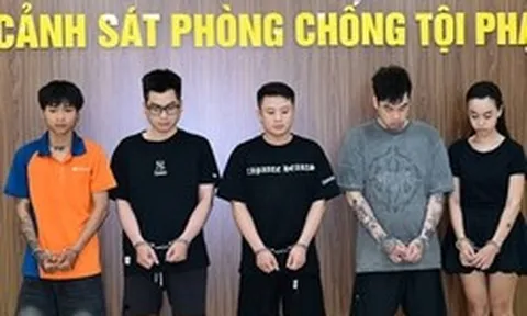Bắt Ngô Thị Hoàng Ngân sinh năm 1999 cùng 5 nam thanh niên