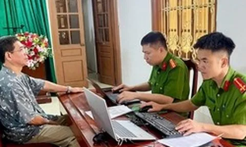 Phạm Quốc Toản 61 tuổi ra đầu thú